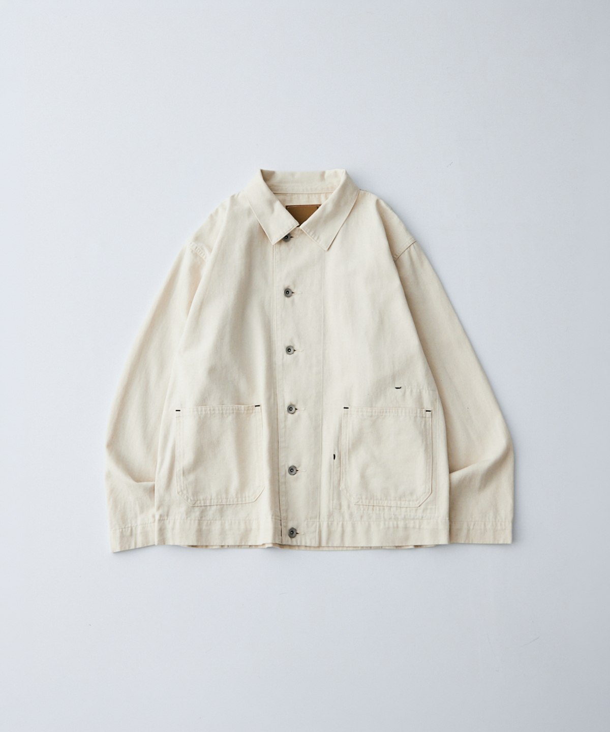 [UpcycleLino] × SKEWed CHINO Back Tuck Jacket 物撮り（生成）